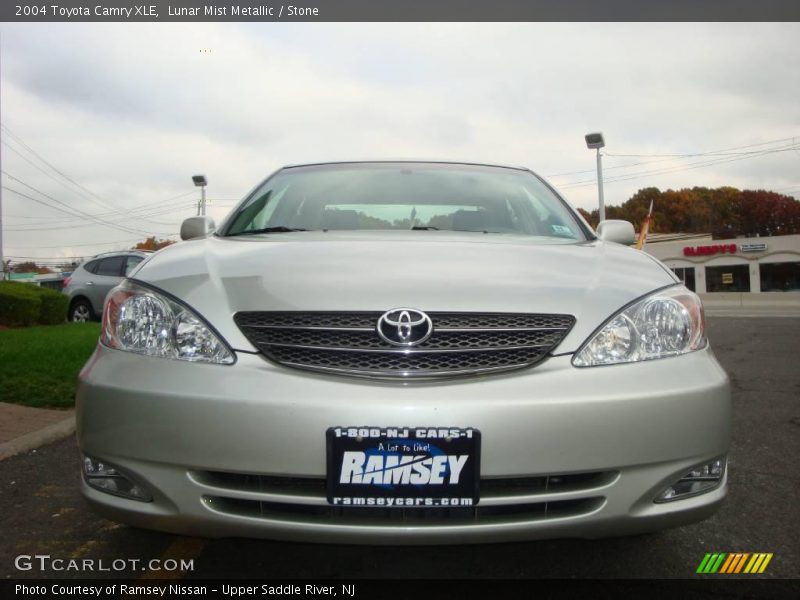 Lunar Mist Metallic / Stone 2004 Toyota Camry XLE