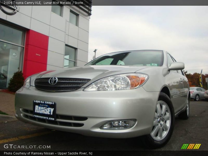 Lunar Mist Metallic / Stone 2004 Toyota Camry XLE