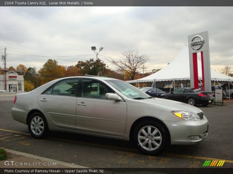 Lunar Mist Metallic / Stone 2004 Toyota Camry XLE