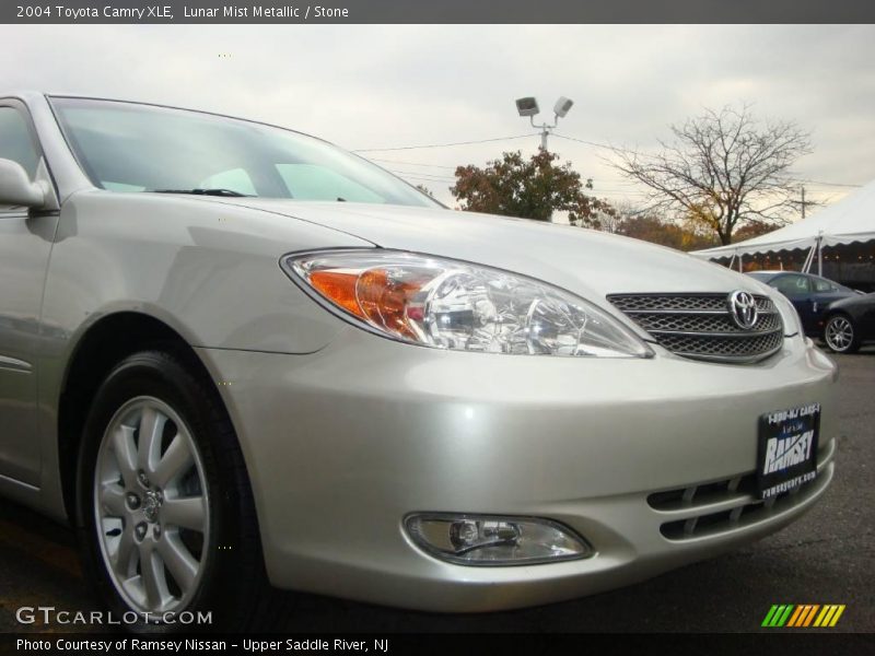 Lunar Mist Metallic / Stone 2004 Toyota Camry XLE