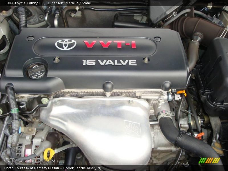 Lunar Mist Metallic / Stone 2004 Toyota Camry XLE