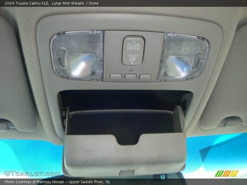 Lunar Mist Metallic / Stone 2004 Toyota Camry XLE