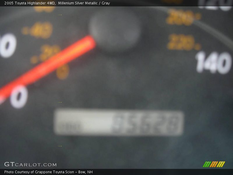 Millenium Silver Metallic / Gray 2005 Toyota Highlander 4WD
