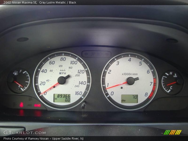 Gray Lustre Metallic / Black 2002 Nissan Maxima SE