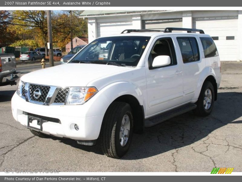 Avalanche White / Graphite 2007 Nissan Pathfinder SE 4x4