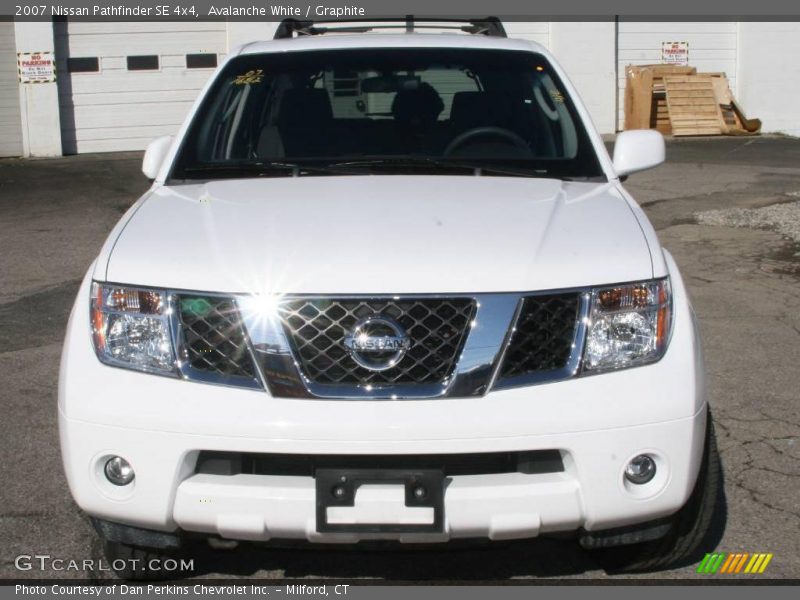 Avalanche White / Graphite 2007 Nissan Pathfinder SE 4x4