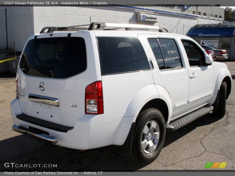 Avalanche White / Graphite 2007 Nissan Pathfinder SE 4x4