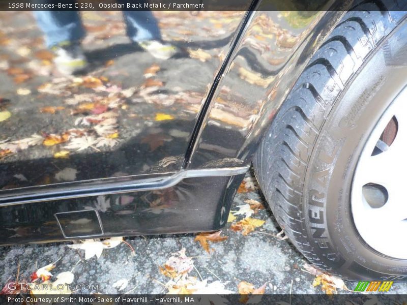 Obsidian Black Metallic / Parchment 1998 Mercedes-Benz C 230