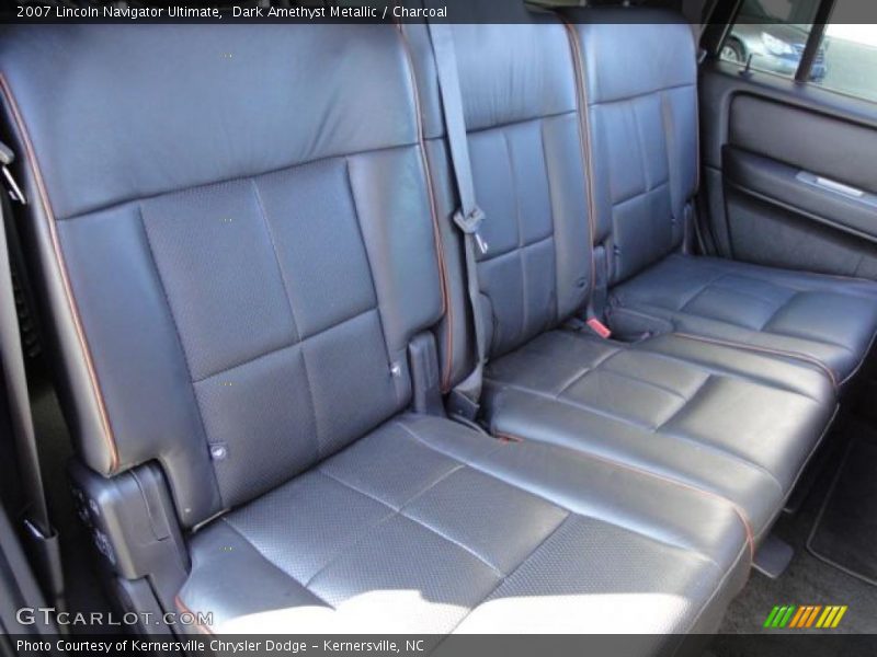 Dark Amethyst Metallic / Charcoal 2007 Lincoln Navigator Ultimate