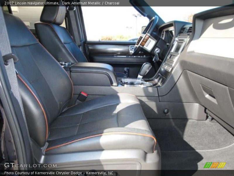 Dark Amethyst Metallic / Charcoal 2007 Lincoln Navigator Ultimate