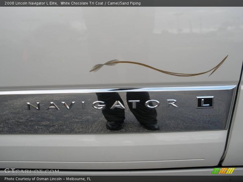 White Chocolate Tri Coat / Camel/Sand Piping 2008 Lincoln Navigator L Elite