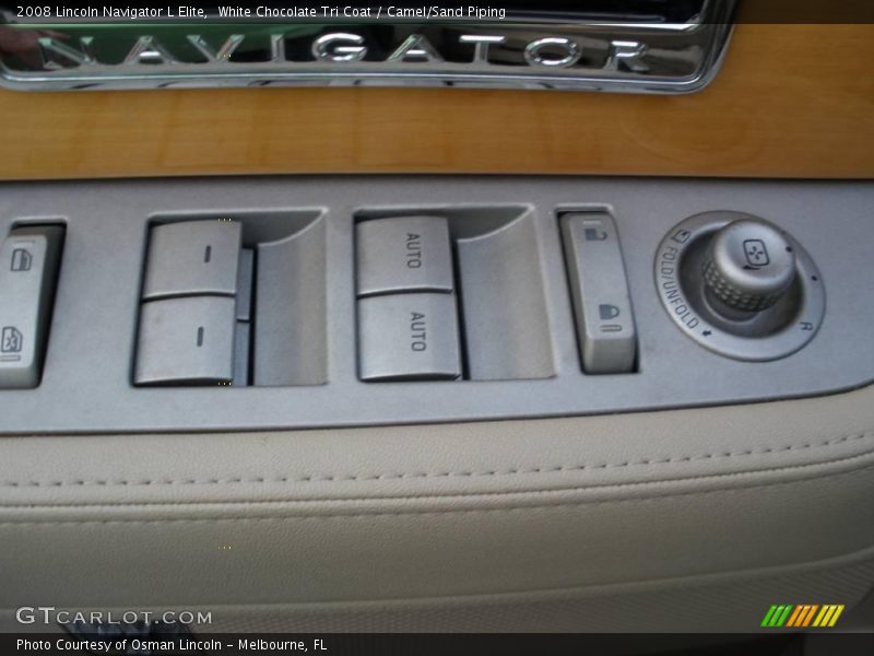 White Chocolate Tri Coat / Camel/Sand Piping 2008 Lincoln Navigator L Elite