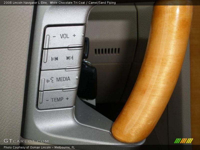 White Chocolate Tri Coat / Camel/Sand Piping 2008 Lincoln Navigator L Elite