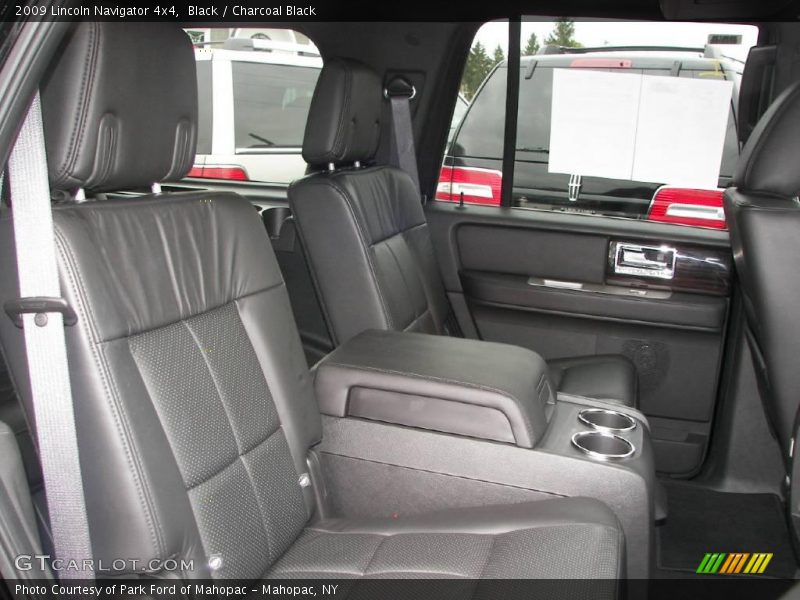 Black / Charcoal Black 2009 Lincoln Navigator 4x4