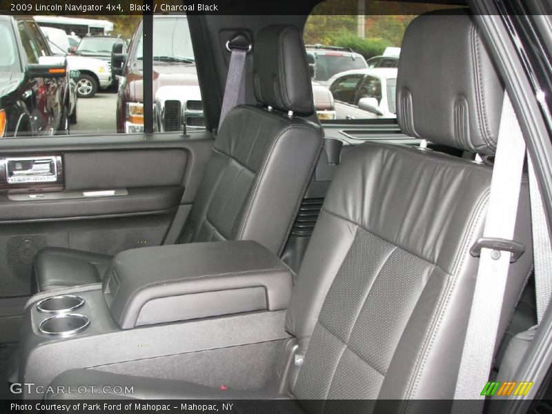 Black / Charcoal Black 2009 Lincoln Navigator 4x4