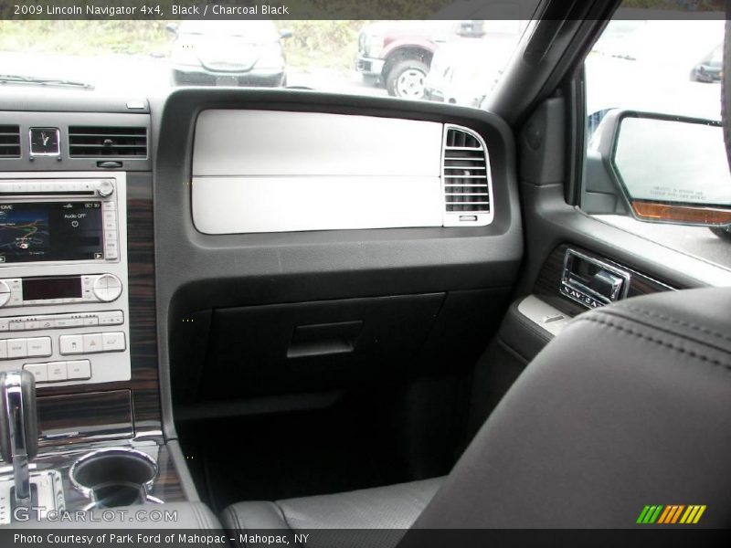 Black / Charcoal Black 2009 Lincoln Navigator 4x4