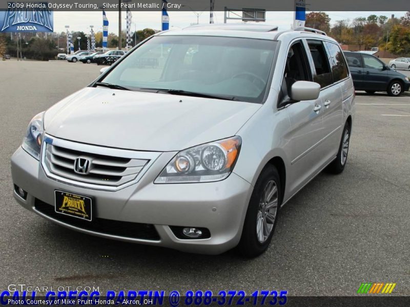 Silver Pearl Metallic / Gray 2009 Honda Odyssey Touring