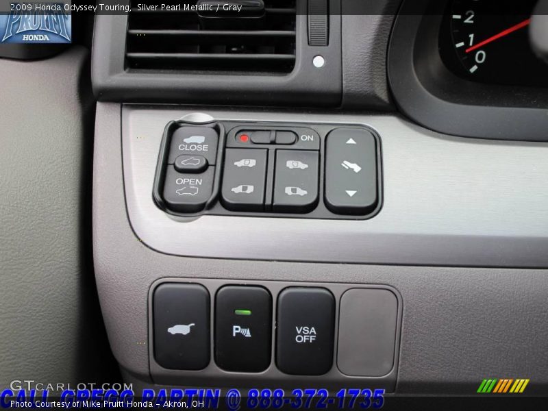 Silver Pearl Metallic / Gray 2009 Honda Odyssey Touring