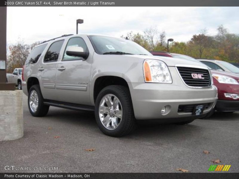 Silver Birch Metallic / Light Titanium 2009 GMC Yukon SLT 4x4