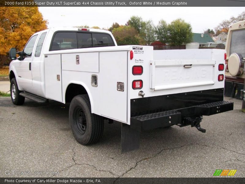 Oxford White / Medium Graphite 2000 Ford F350 Super Duty XLT SuperCab 4x4 Chassis Utility Truck