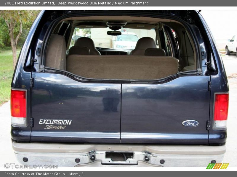 Deep Wedgewood Blue Metallic / Medium Parchment 2001 Ford Excursion Limited