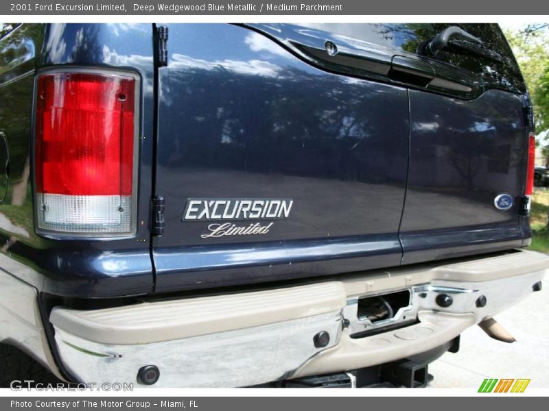 Deep Wedgewood Blue Metallic / Medium Parchment 2001 Ford Excursion Limited