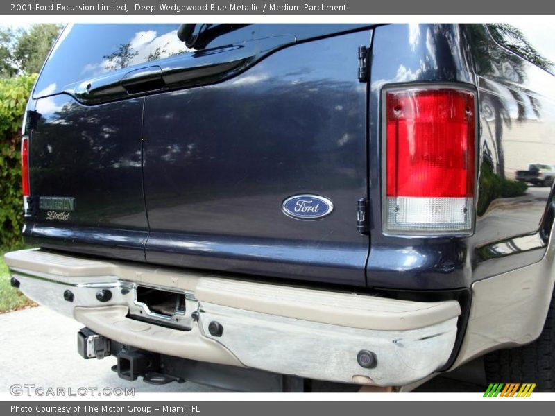 Deep Wedgewood Blue Metallic / Medium Parchment 2001 Ford Excursion Limited