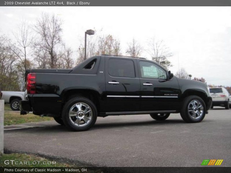 Black / Ebony 2009 Chevrolet Avalanche LTZ 4x4