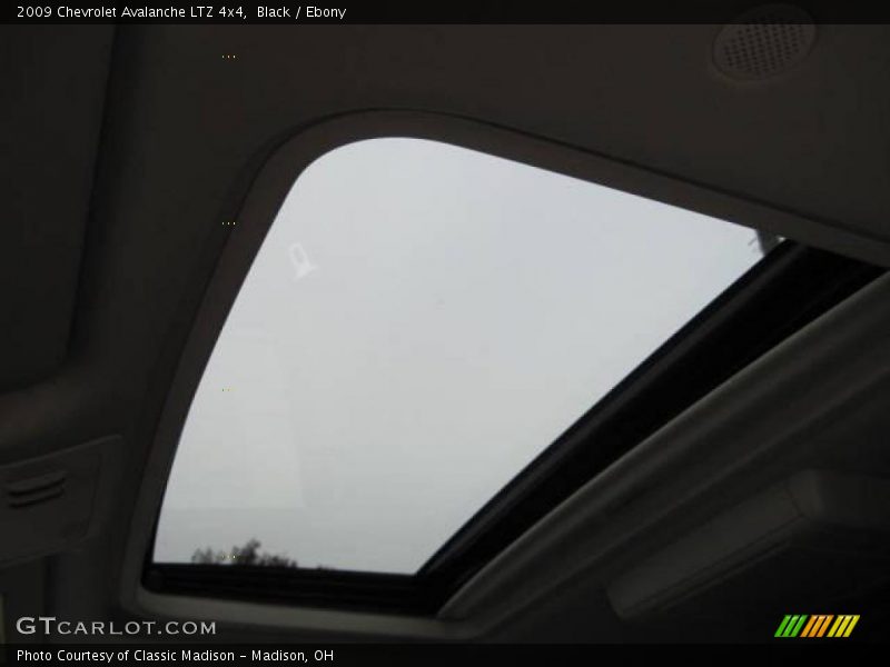 Black / Ebony 2009 Chevrolet Avalanche LTZ 4x4