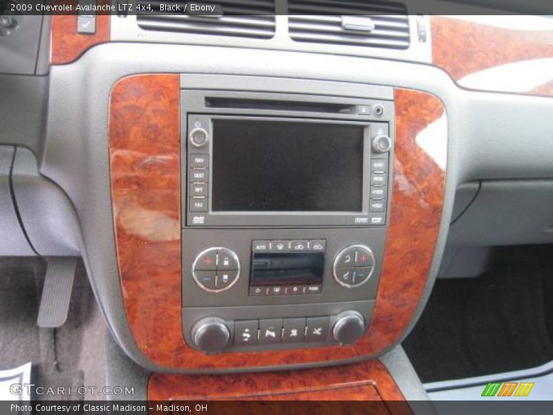 Black / Ebony 2009 Chevrolet Avalanche LTZ 4x4