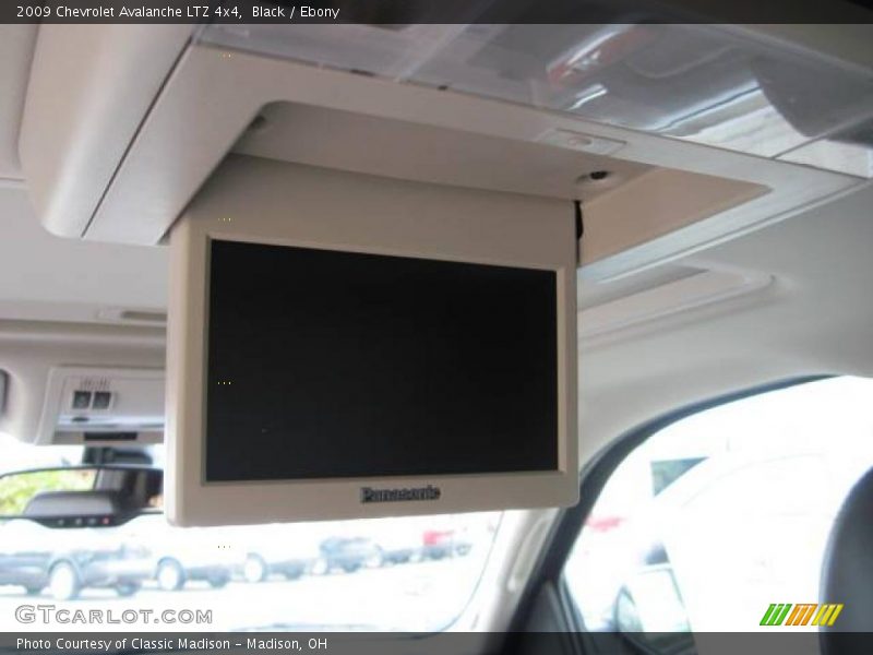 Black / Ebony 2009 Chevrolet Avalanche LTZ 4x4