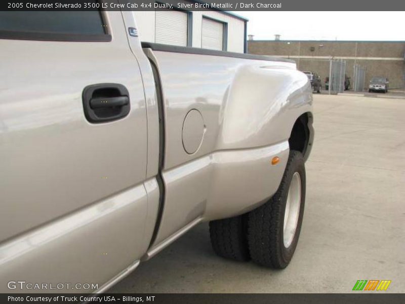 Silver Birch Metallic / Dark Charcoal 2005 Chevrolet Silverado 3500 LS Crew Cab 4x4 Dually