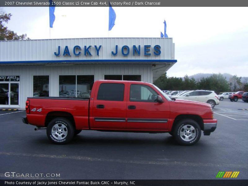 Victory Red / Dark Charcoal 2007 Chevrolet Silverado 1500 Classic LS Crew Cab 4x4