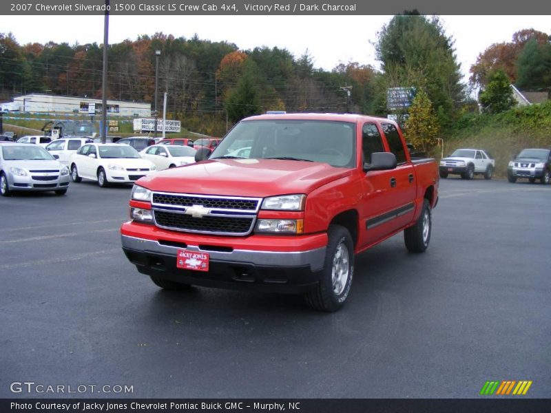 Victory Red / Dark Charcoal 2007 Chevrolet Silverado 1500 Classic LS Crew Cab 4x4