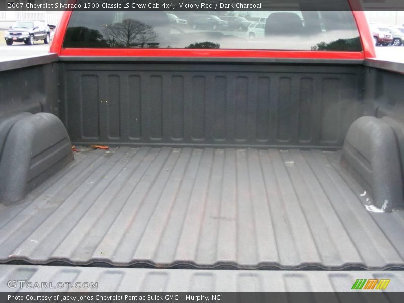 Victory Red / Dark Charcoal 2007 Chevrolet Silverado 1500 Classic LS Crew Cab 4x4