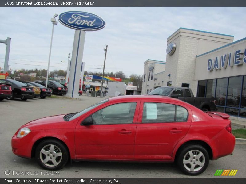 Victory Red / Gray 2005 Chevrolet Cobalt Sedan