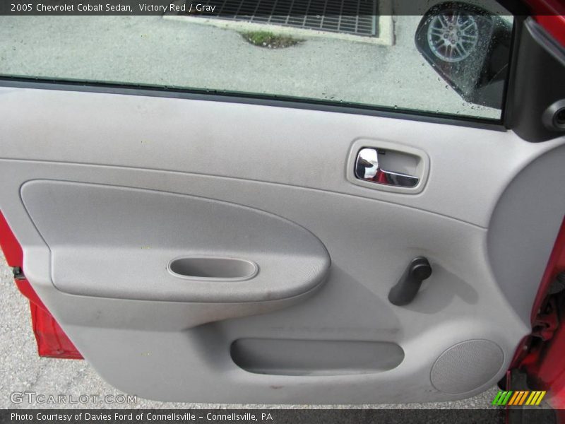 Victory Red / Gray 2005 Chevrolet Cobalt Sedan