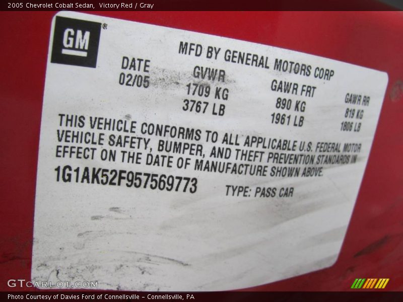 Victory Red / Gray 2005 Chevrolet Cobalt Sedan