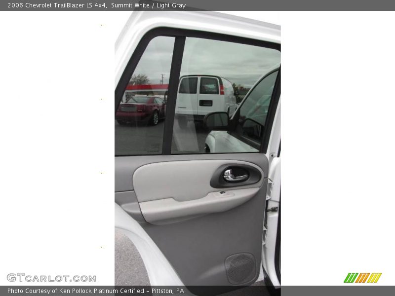 Summit White / Light Gray 2006 Chevrolet TrailBlazer LS 4x4