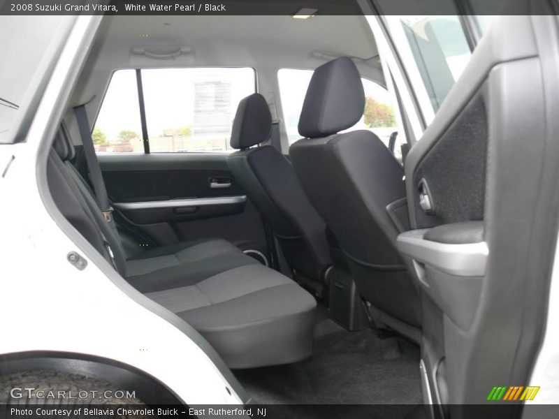White Water Pearl / Black 2008 Suzuki Grand Vitara