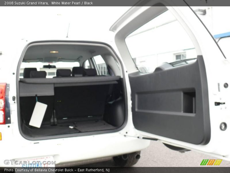 White Water Pearl / Black 2008 Suzuki Grand Vitara