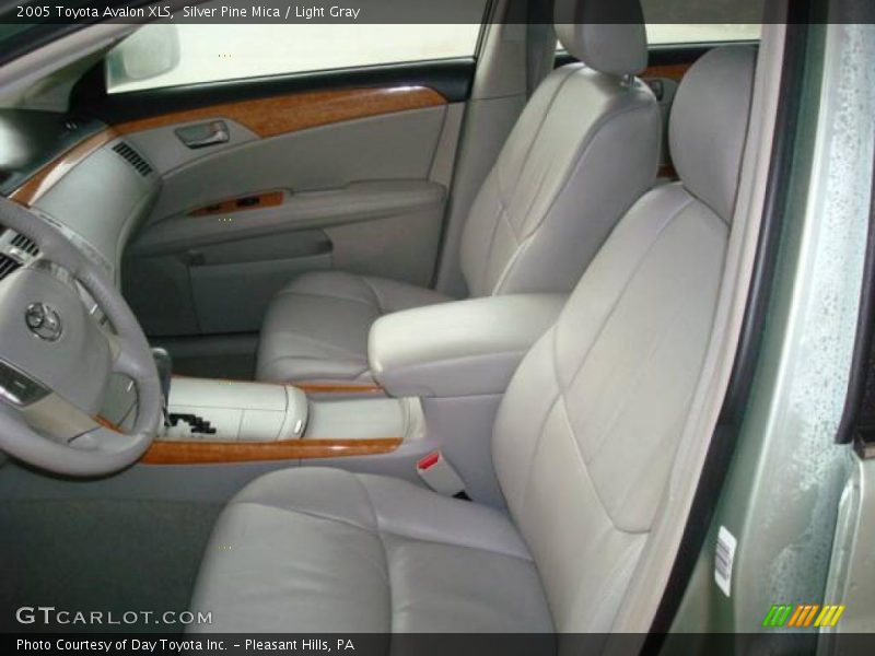Silver Pine Mica / Light Gray 2005 Toyota Avalon XLS
