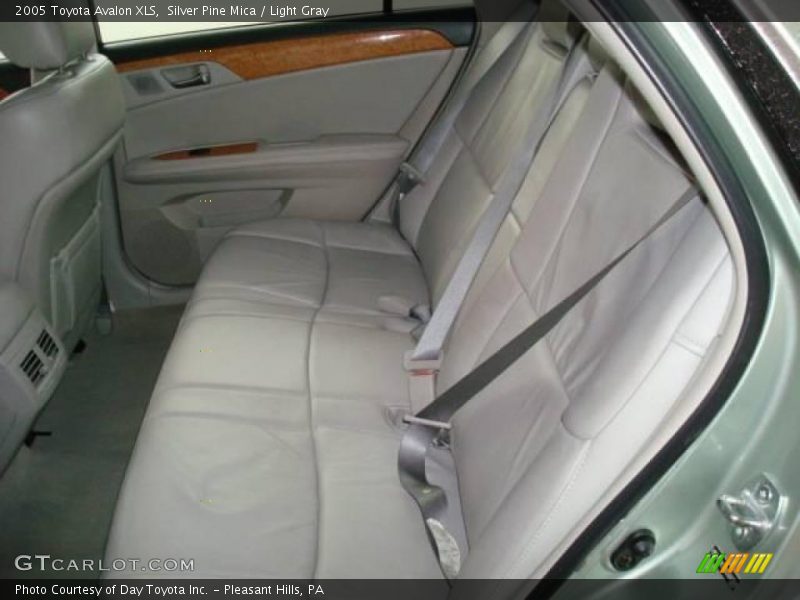 Silver Pine Mica / Light Gray 2005 Toyota Avalon XLS