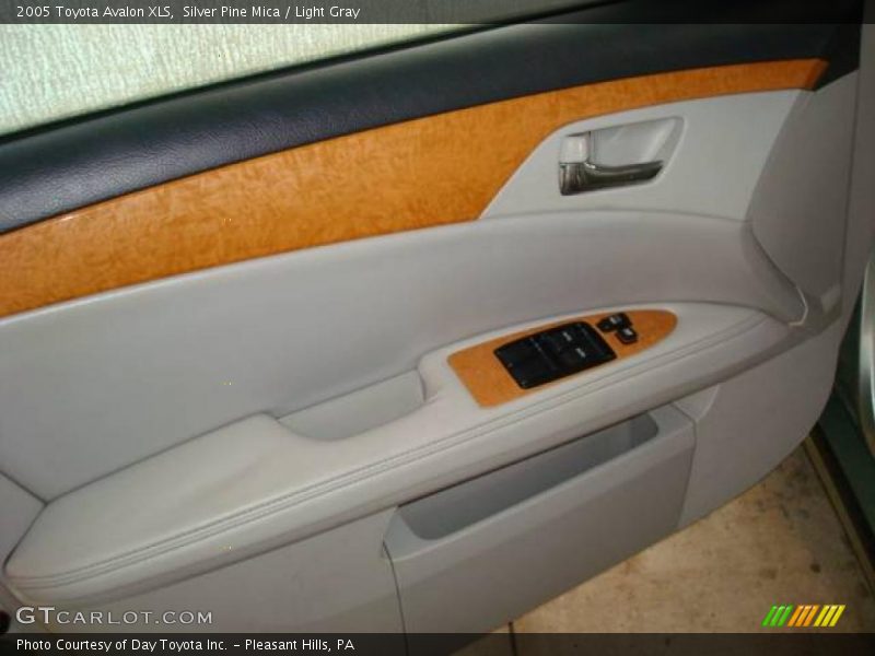 Silver Pine Mica / Light Gray 2005 Toyota Avalon XLS