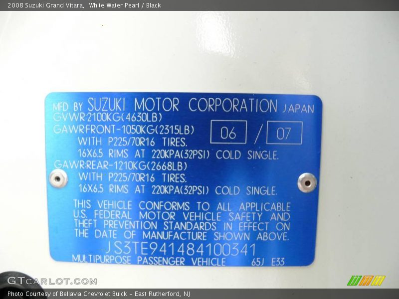White Water Pearl / Black 2008 Suzuki Grand Vitara