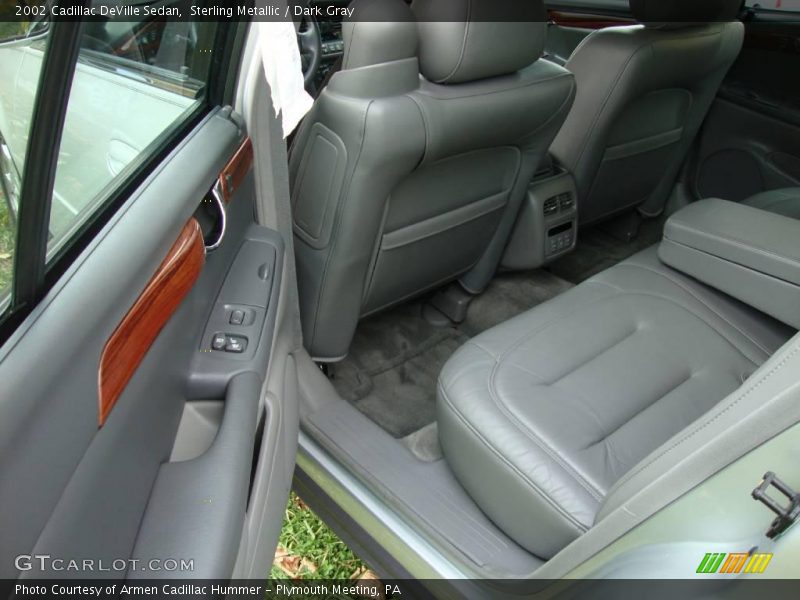 Sterling Metallic / Dark Gray 2002 Cadillac DeVille Sedan