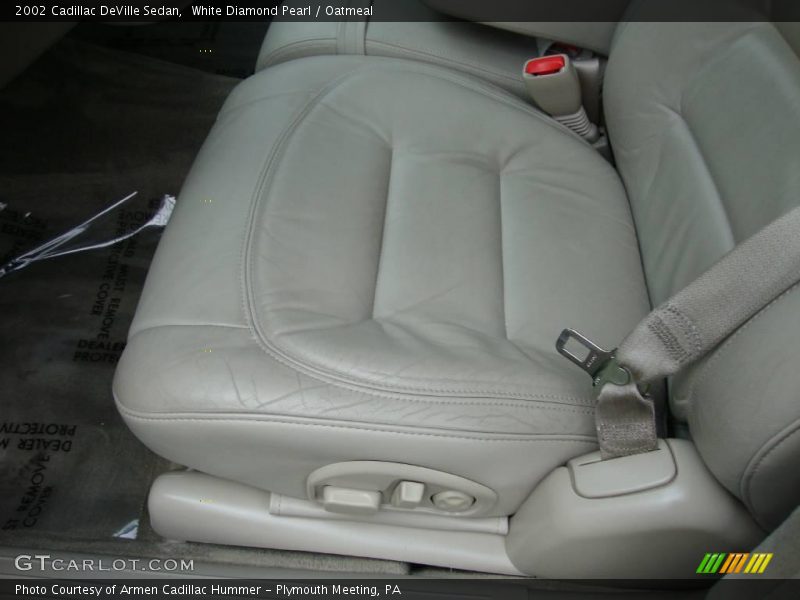 White Diamond Pearl / Oatmeal 2002 Cadillac DeVille Sedan