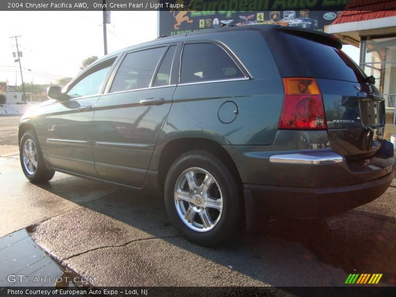 Onyx Green Pearl / Light Taupe 2004 Chrysler Pacifica AWD