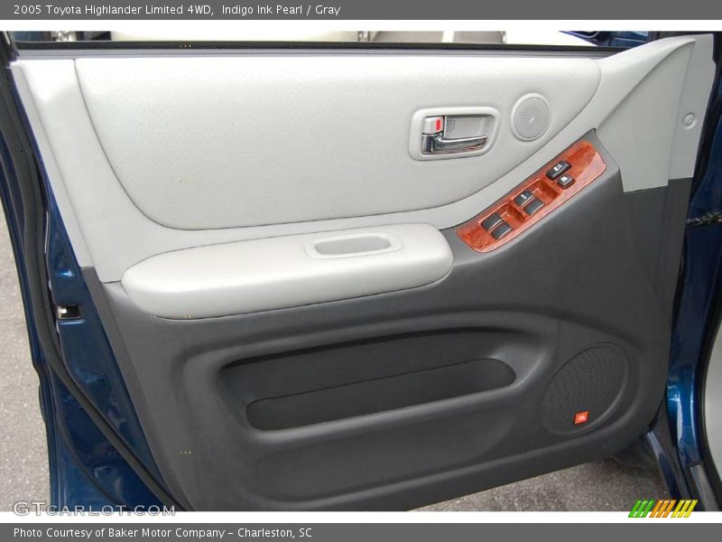 Indigo Ink Pearl / Gray 2005 Toyota Highlander Limited 4WD