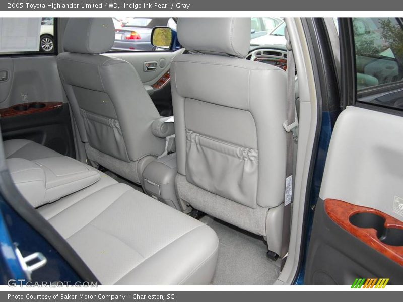 Indigo Ink Pearl / Gray 2005 Toyota Highlander Limited 4WD